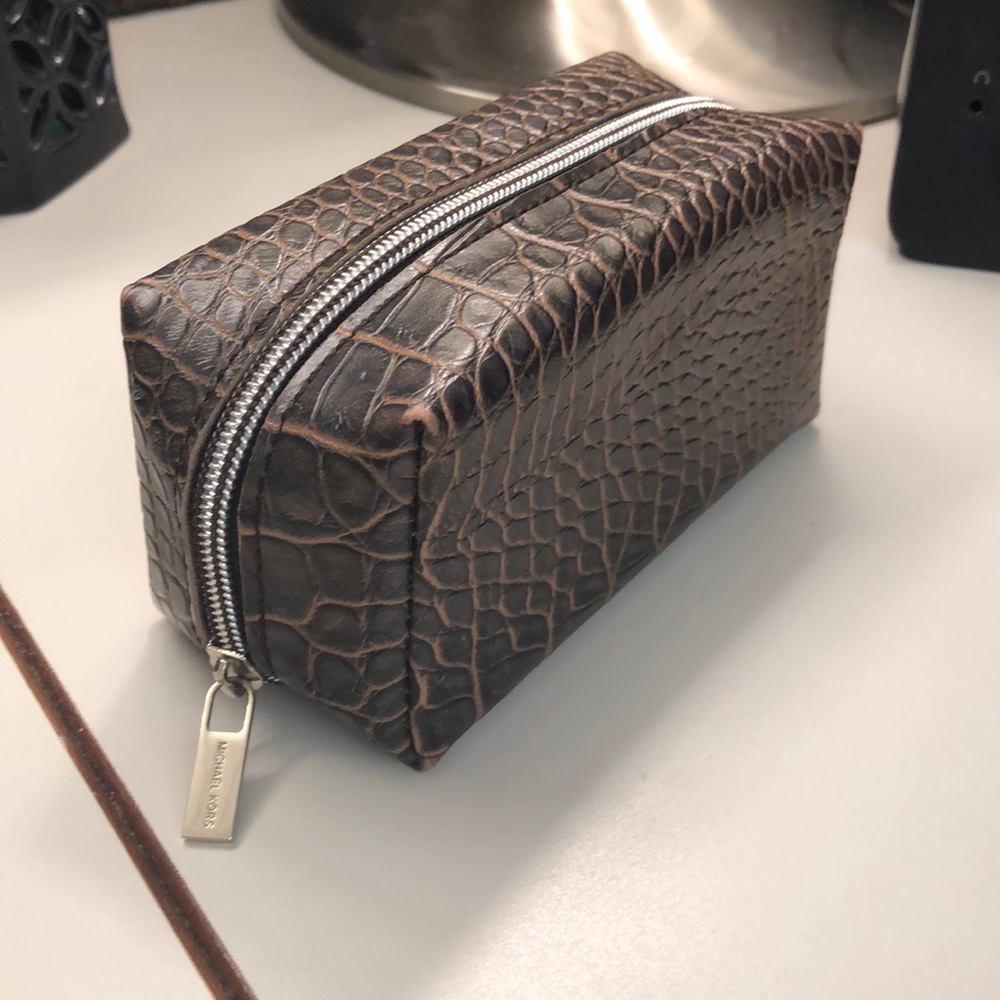 Michael Kors Pouch